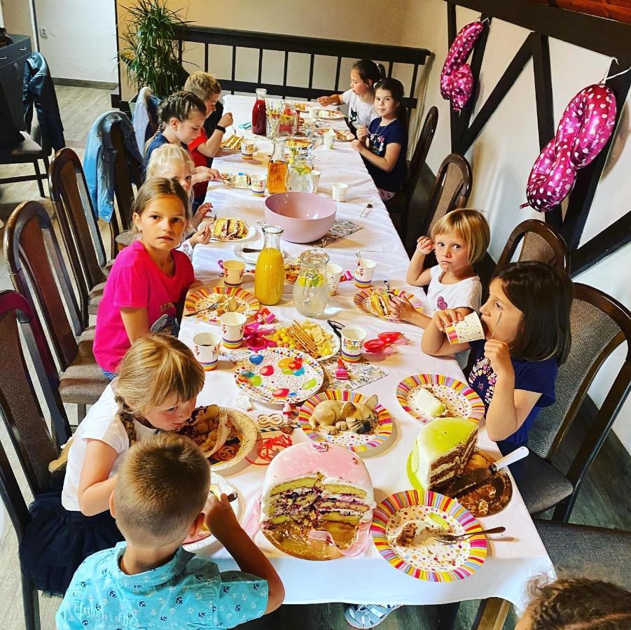 Penzion & Restaurace U Vily Sezimovo Usti Kültér fotó