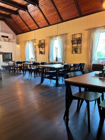 Penzion & Restaurace U Vily Sezimovo Usti Kültér fotó