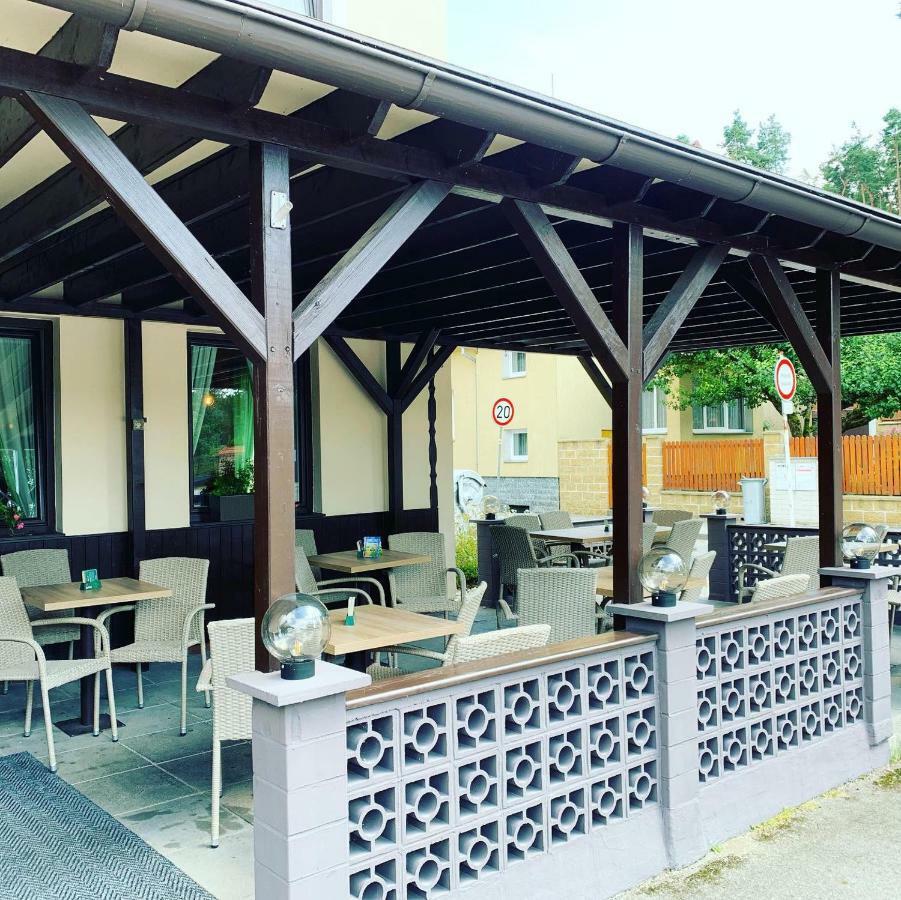 Penzion & Restaurace U Vily Sezimovo Usti Kültér fotó