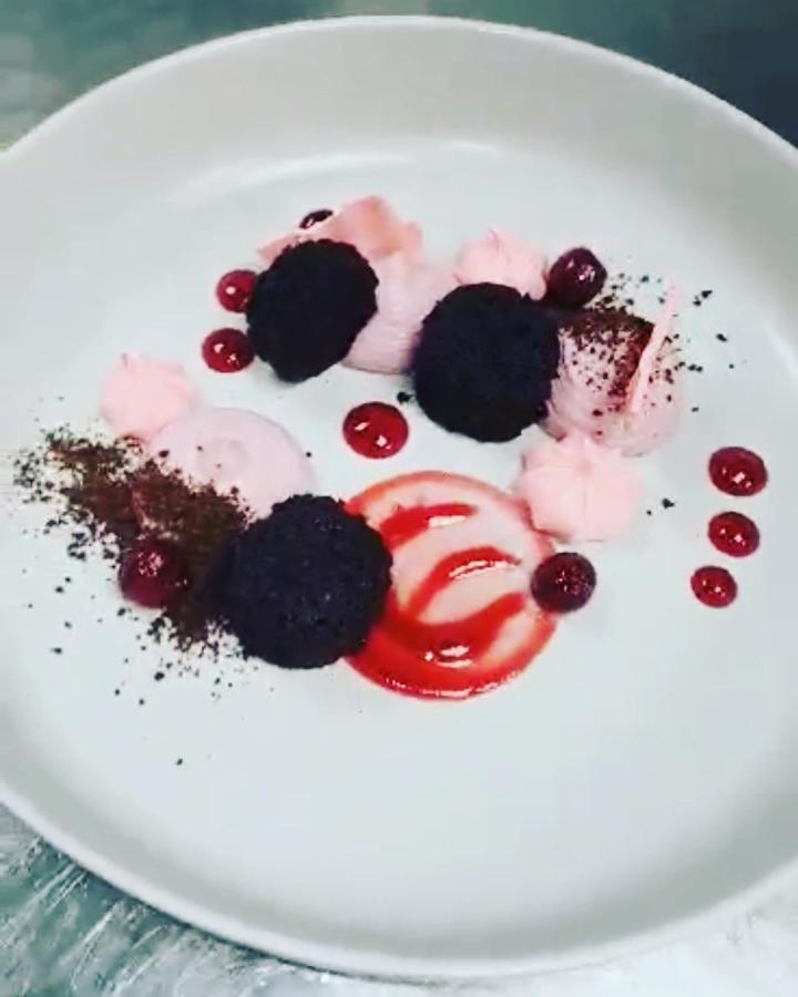 Penzion & Restaurace U Vily Sezimovo Usti Kültér fotó
